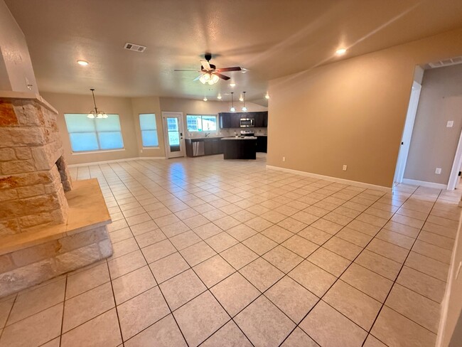 Photo - 4-Bedroom House for Rent in Copperas Cove