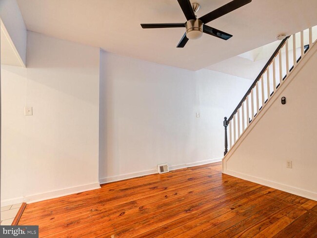 Photo - 822 Livingston St Townhome