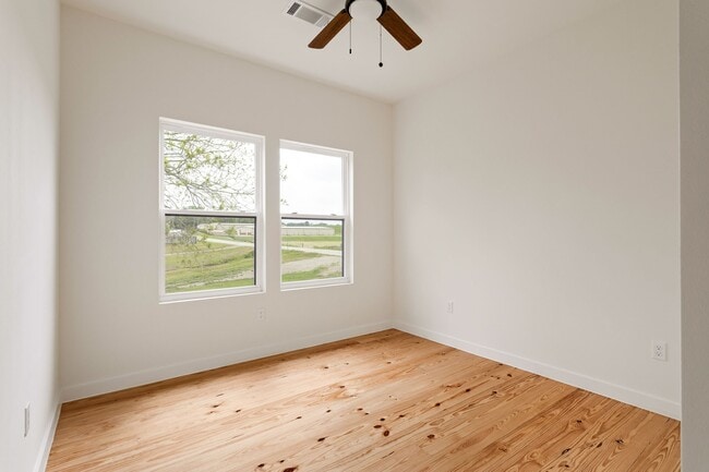 Building Photo - 226 N Dixie St