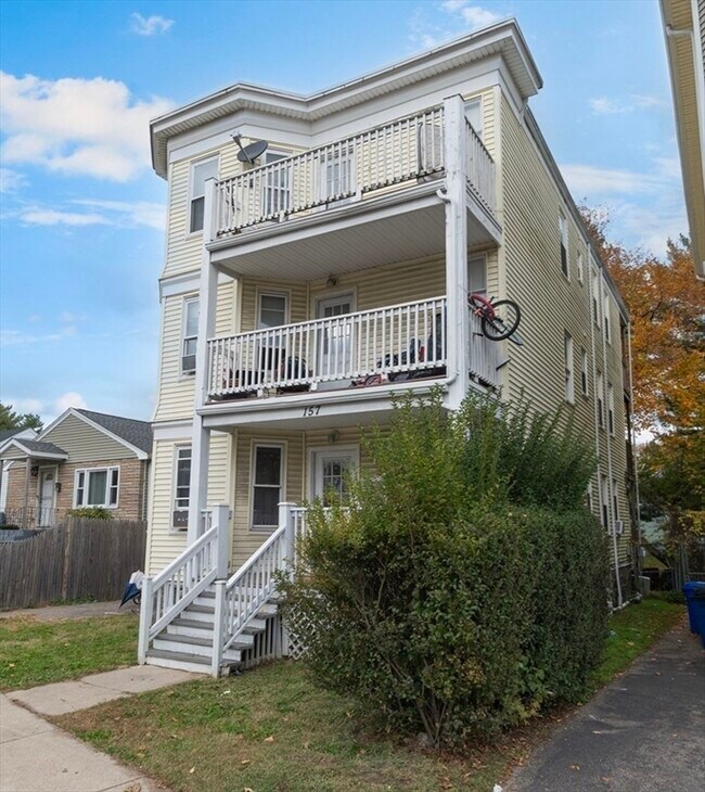 Building Photo - 157 River St Unit 2