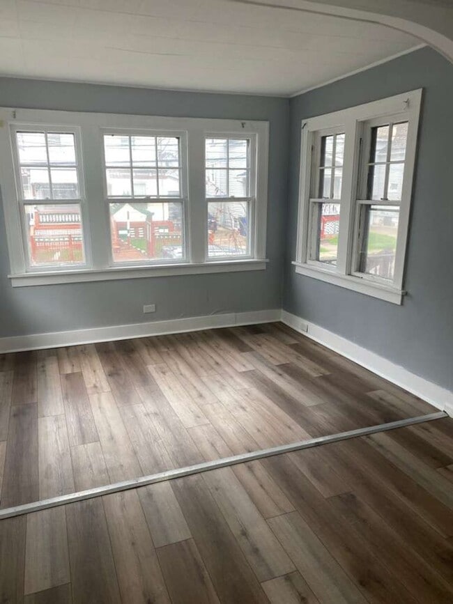 Photo - 3540 W 61st St Unit Lower Front