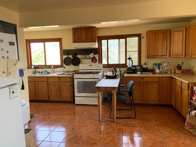 Photo - 1377 1/2 W 23rd St Unit 1377