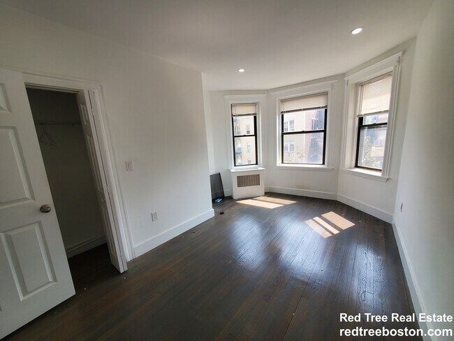 11 Peterborough St Unit 25