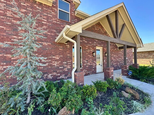 Photo - 2 story, 5-bedroom 3 bath home in Wyatt Acres