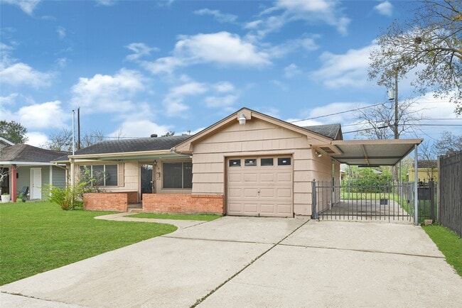 Photo - 1853 Huge Oaks St