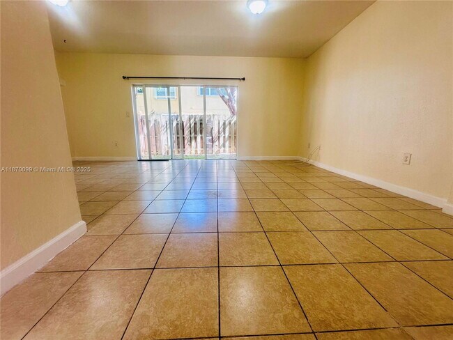 Photo - 1420 NE 33rd Ave