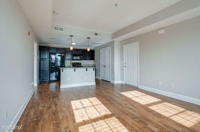 Photo - 1 br, 1 bath Condo - 8205 Lenox Creekside ...