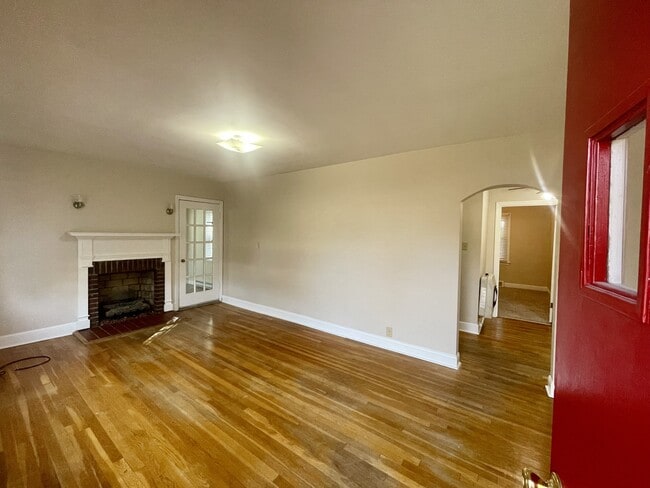 Photo - 2421 Old Forest Rd