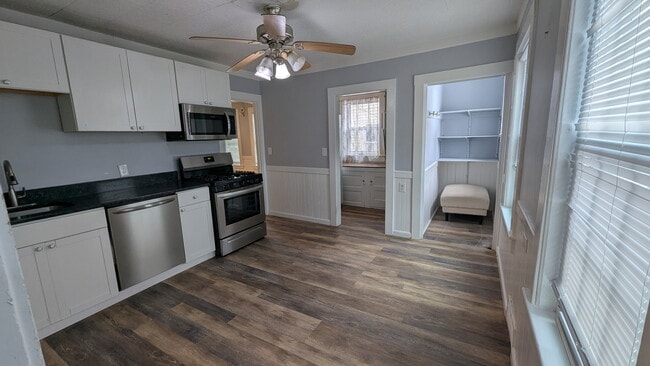 Cocina - 13 Forest Ave