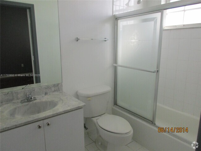 Building Photo - 1839 SW 81st Ave Unit 1-13 Rental