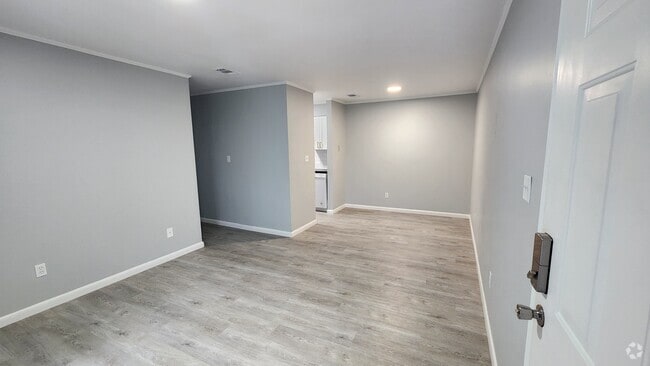 Building Photo - 950 Forestbrook Rd Unit c8 Rental
