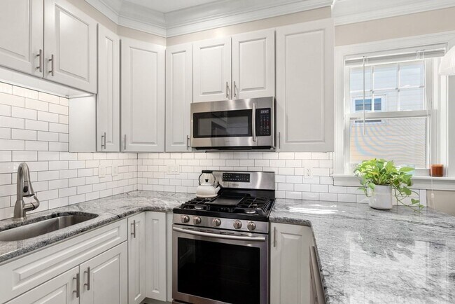 Photo - Amazing 3br/2ba with off-street parking in...