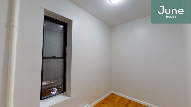 Photo - ROOM ONLY in 3-bed/1.0-bath Home Unit C