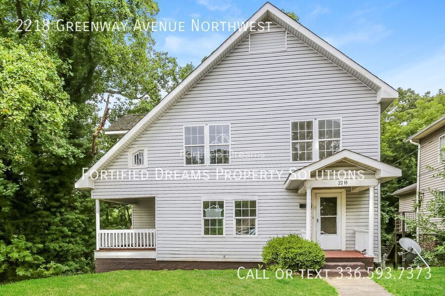 2218 Greenway Ave NW