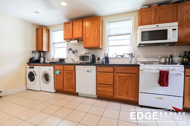 Photo - 21 Falkland St Unit 4