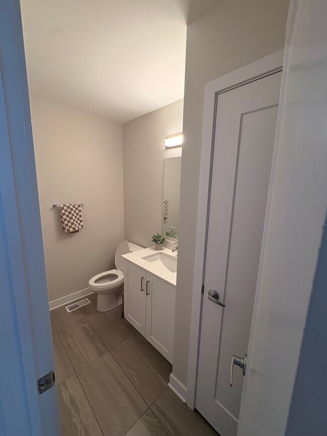 Photo - 909 Roger Griffiths Av