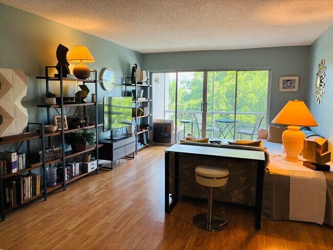Photo - 505 Spencer Dr Unit 312