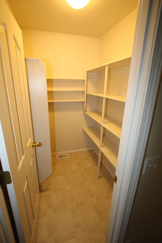 Photo - 3 Bedroom Eagle River Townhouse!