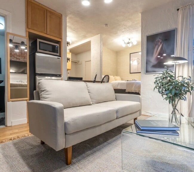 Building Photo - 7 Primus Ave Unit #6