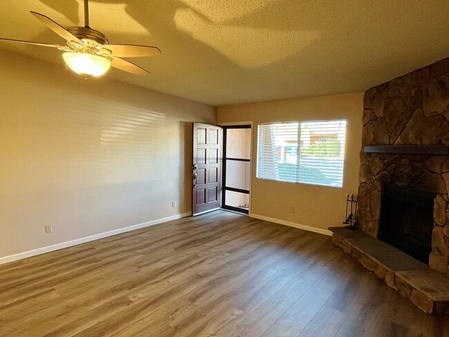 Photo - CONDO - VILLAGE OF OAK CREEK