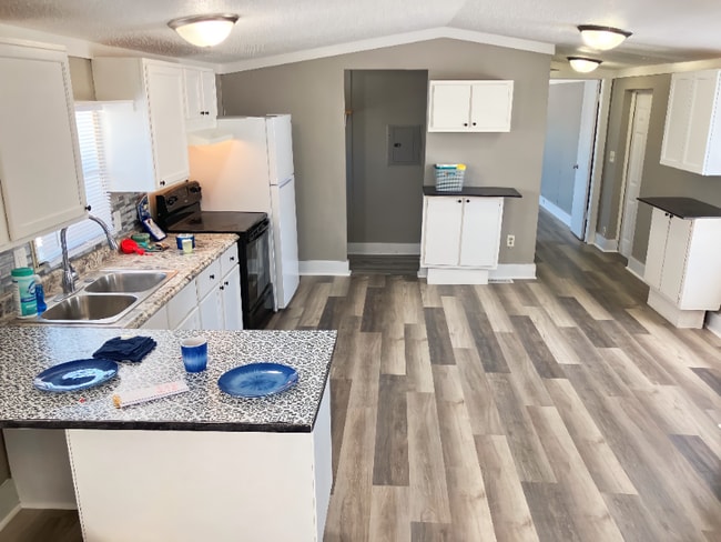 Photo - 33 Village Ct