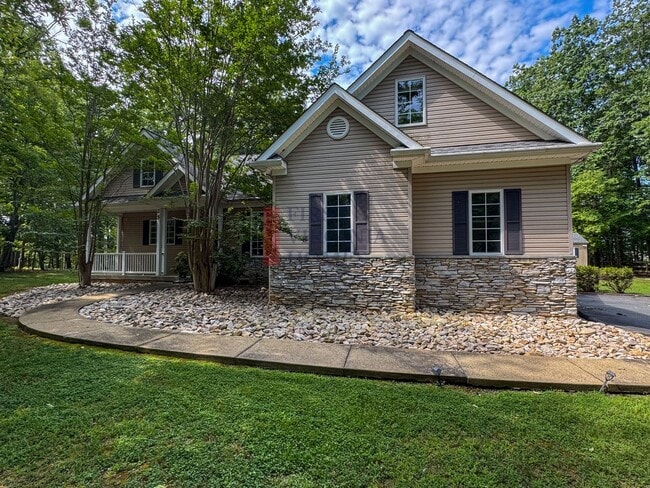 Building Photo - Lake Monticello 4Bed/3Bath Rental