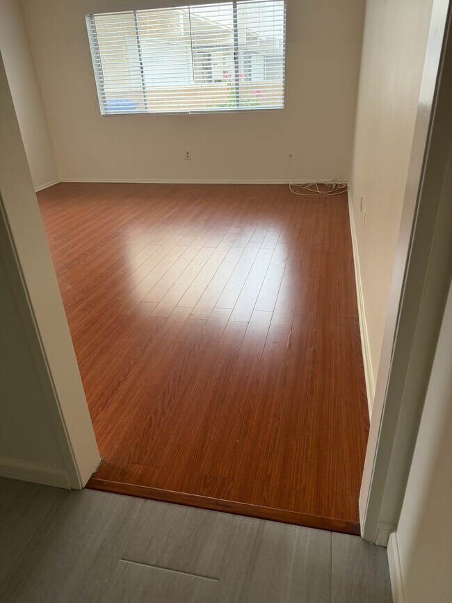 2221 Curtis Ave Unit 3