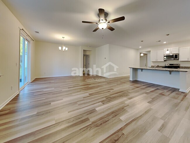 Photo - 94 Palmer Pl