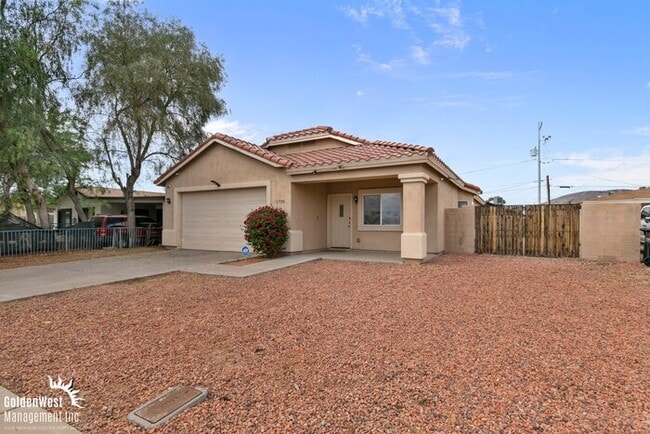 Building Photo - Inviting 3Bdm 1.5Ba Home in Sunnyslope Near North Mountain