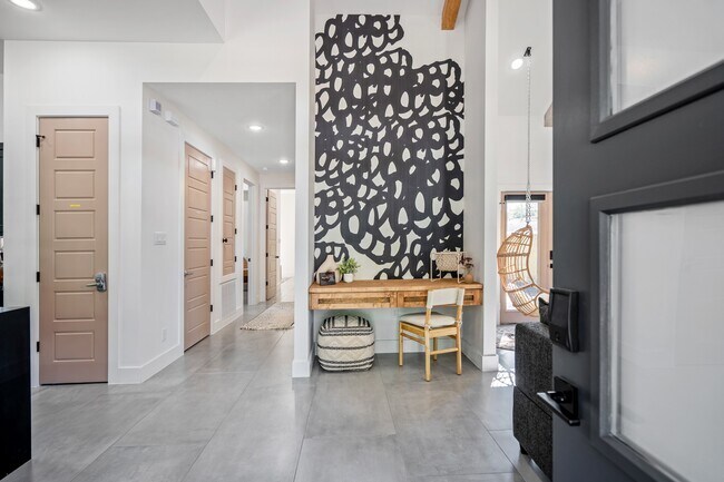 Photo - 207 Lockwood Dr