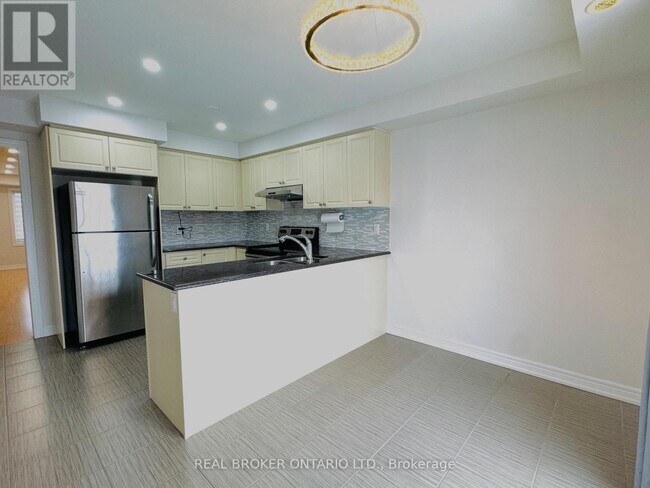 Photo - 9948 McCowan Rd