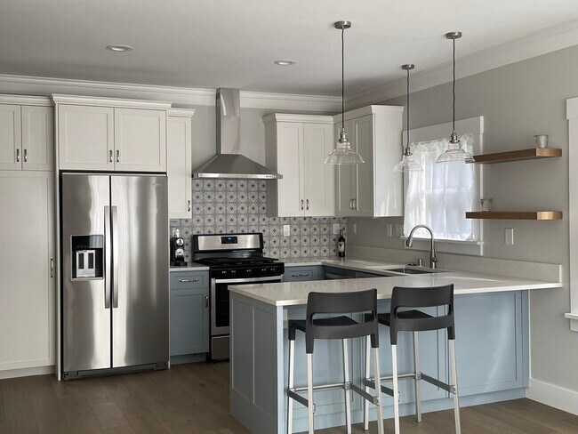 Kitchen (reverse flip Unit 2) - 2811 P St Apartments Unit 2