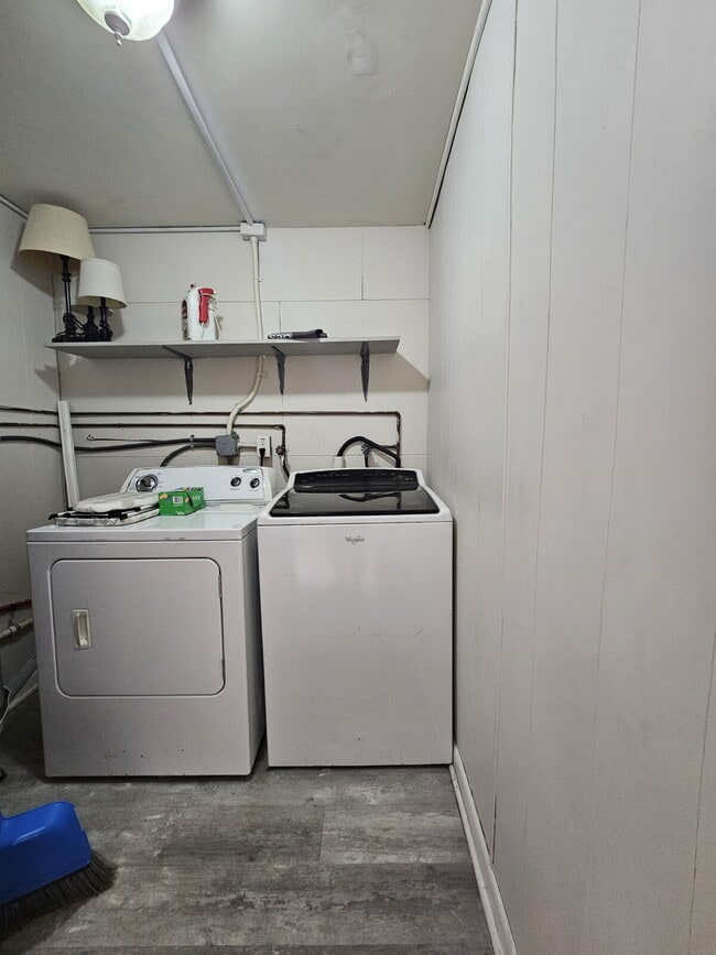 Furnished downstairs unit 2/1. Has pool!