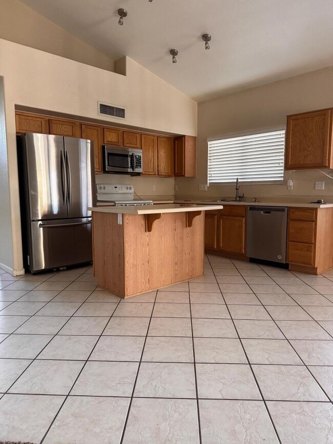 Photo - 979 E Brentrup Dr