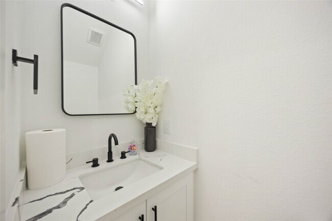 Photo - 964 Lucky St Unit B