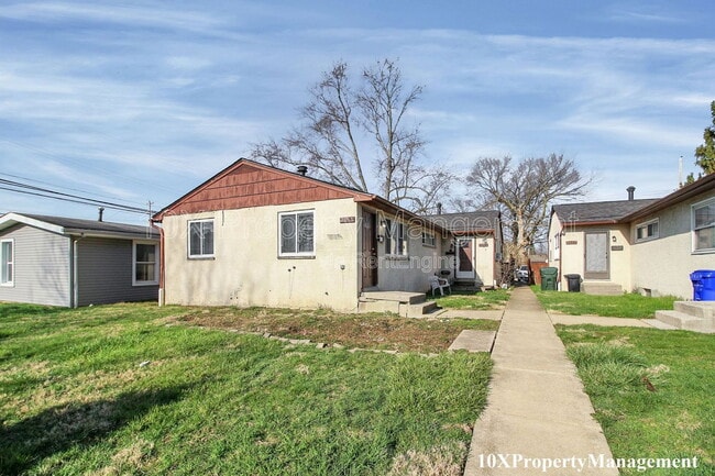 Photo - 2459 Hiawatha St