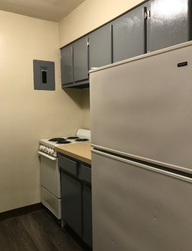 Photo - The Alex - ALL UTILITIES INCL.