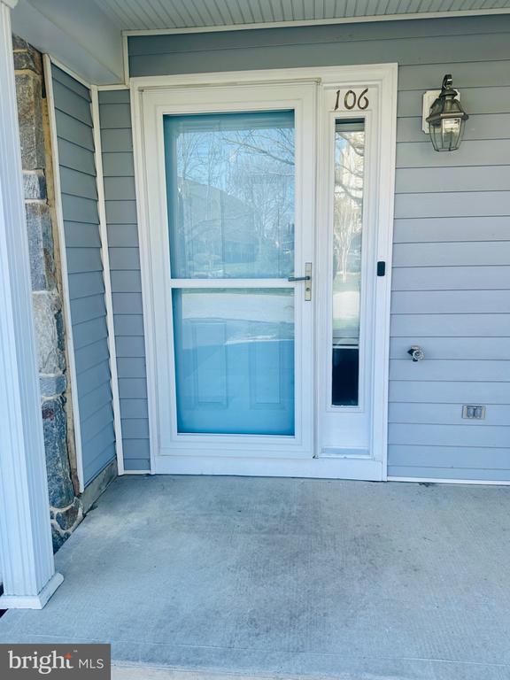 Photo - 106 Blenny Ln