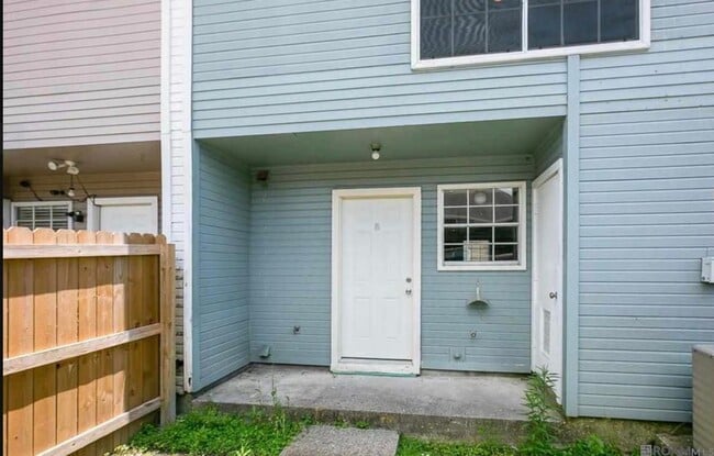 Photo - 1757 Boulevard De Province Unit B