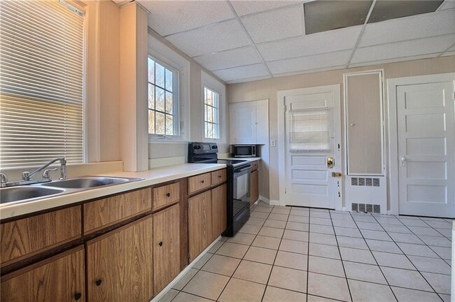 Photo - 19 1/2 Greenman Ave