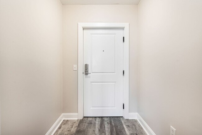 Photo - Third and Central Place