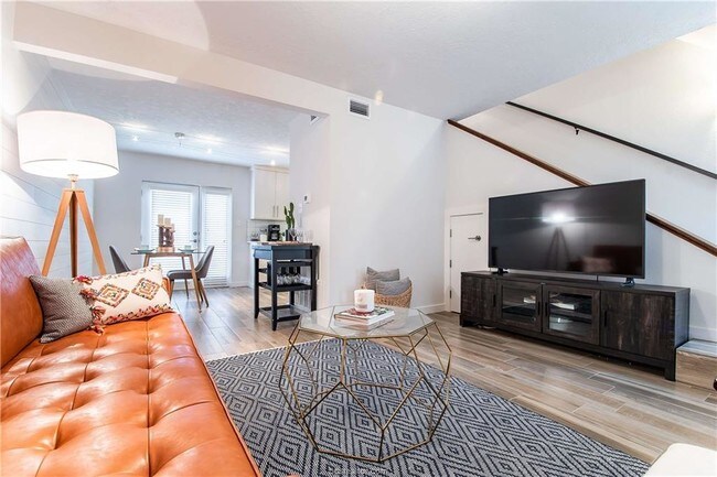 Photo - 502 1st St Unit 2