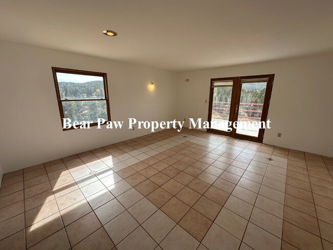 Photo - "Charming 1-Bedroom Duplex Retreat in Scenic Conifer!" Unidad B