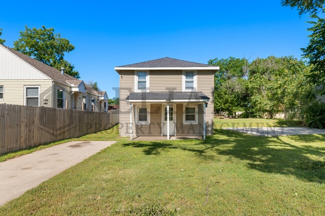 Building Photo - 1735 S Dodge Ave Rental