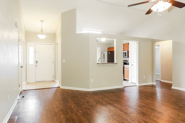 Photo - 8063 MacDougall Dr E