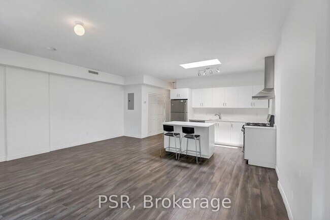 Photo - 464 College St Unit #3