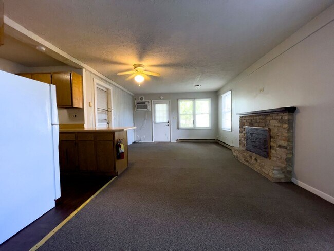 Photo - PRELEASING for AUGUST! Close to Campus Unit 1515 Apt. B