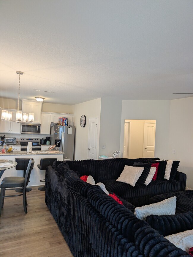 Photo - 384 Hardman Rd