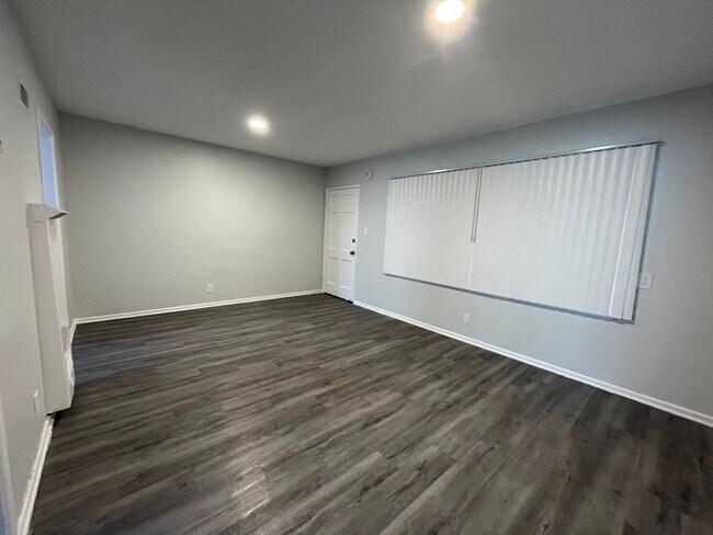 Photo - 7056 Lanewood Ave