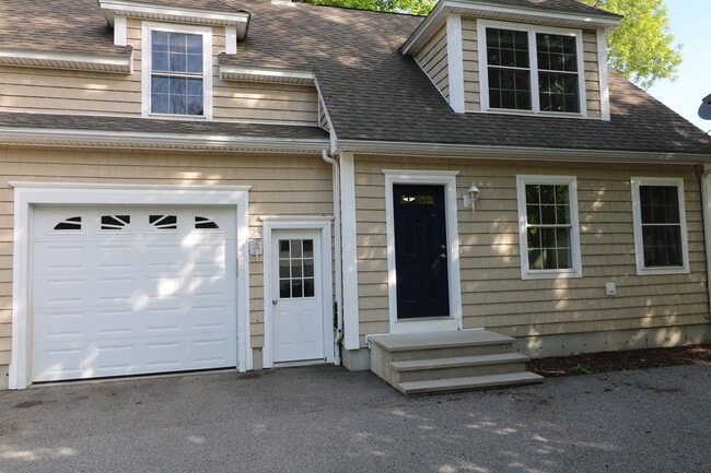 Building Photo - 38 Storer St